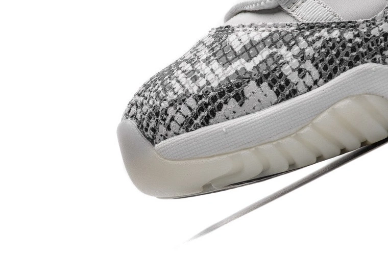 Jordan Bone Low Light 11 Retro  Snake CD6846-002 0414